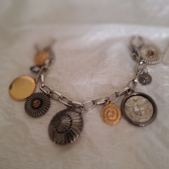 A Nine West Women's Charm Bracelet Boho Tri-Tone Rhinestone Dangle Casual NWT - Picture 1 of 11